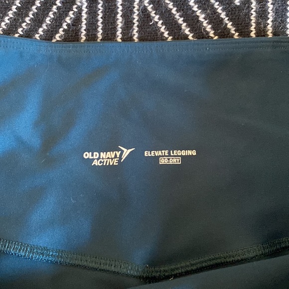 Old Navy Active Leggings - Picture 2 of 7